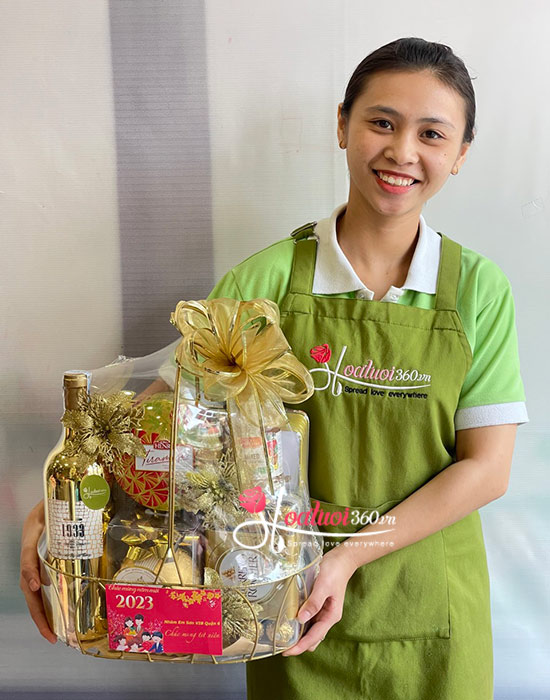 Khám Phá Tháp Quà Tết - Nghệ Thuật Tạo Dựng Niềm Vui Trong Dịp Xuân